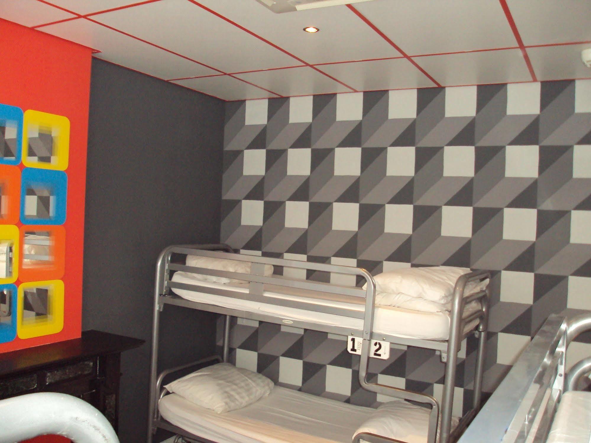 The Flying Pig Uptown Hostel Amsterdam